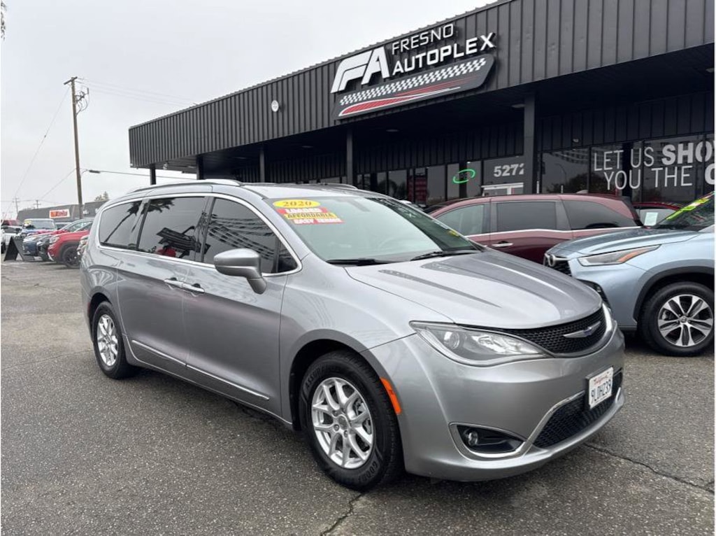 Used 2020 Chrysler Pacifica Touring L Van Passenger Van