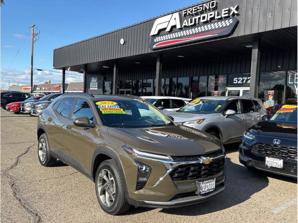 Used 2024 Chevrolet Trax LT SUV