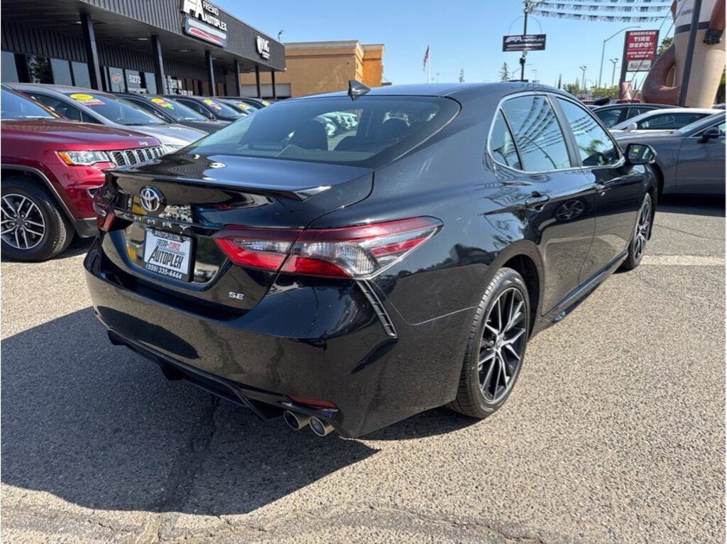 Used 2022 Toyota Camry SE Sedan