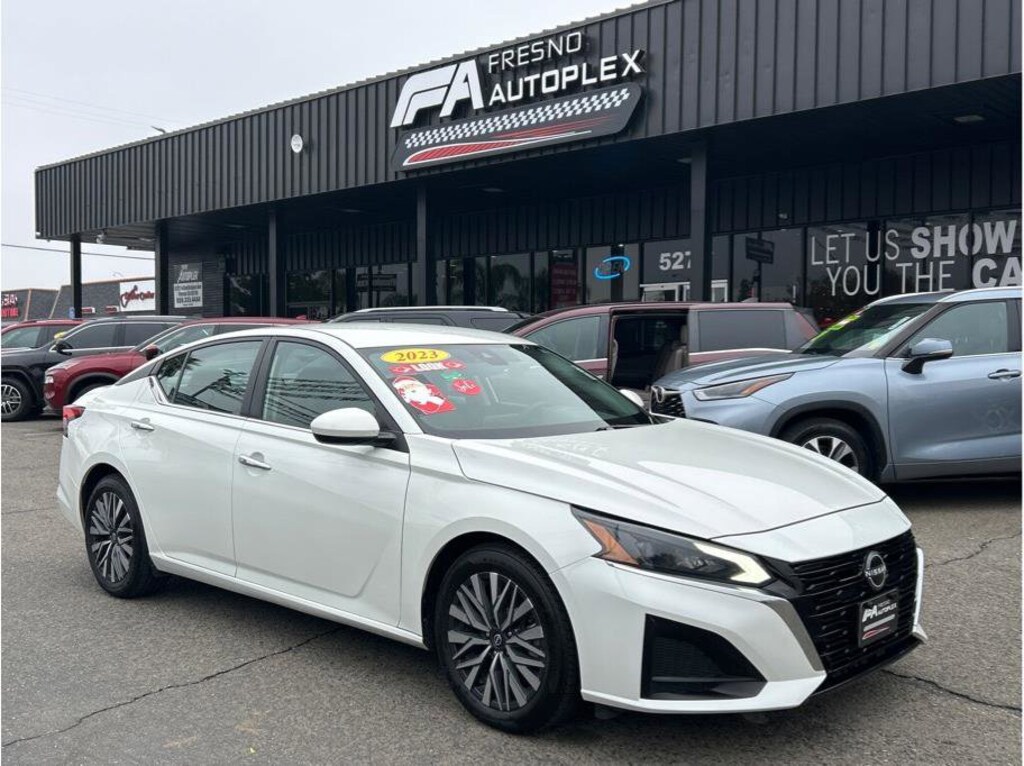 Used 2023 Nissan Altima 2.5 SV Sedan