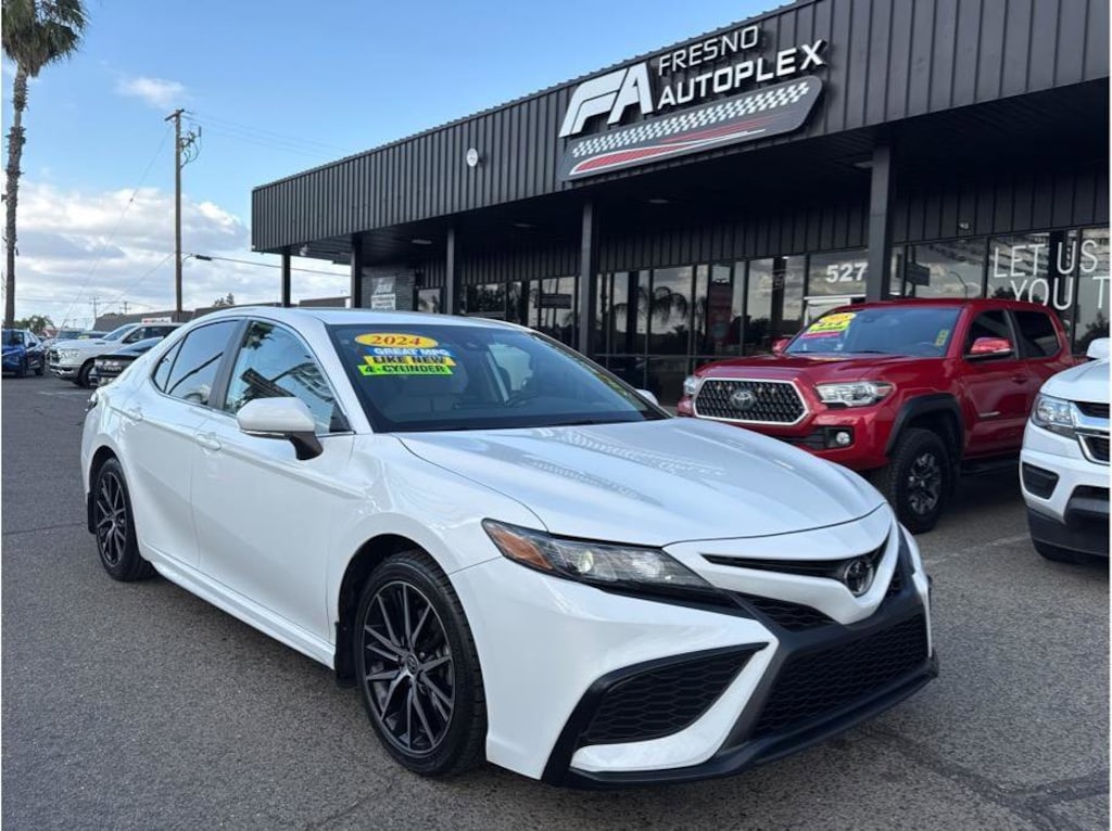 Used 2024 Toyota Camry SE Sedan