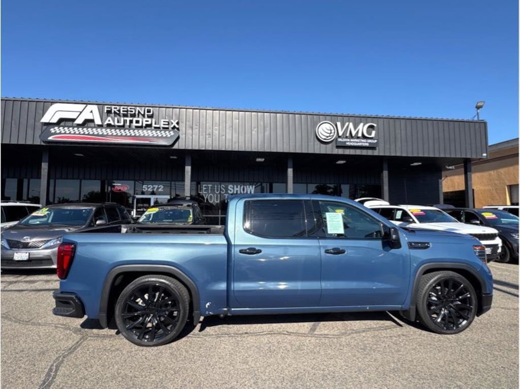 Used 2024 GMC Sierra 1500 SLT Truck Crew Cab