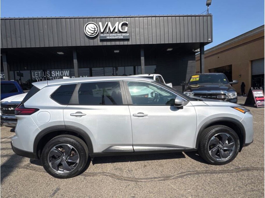 Used 2024 Nissan Rogue SV SUV
