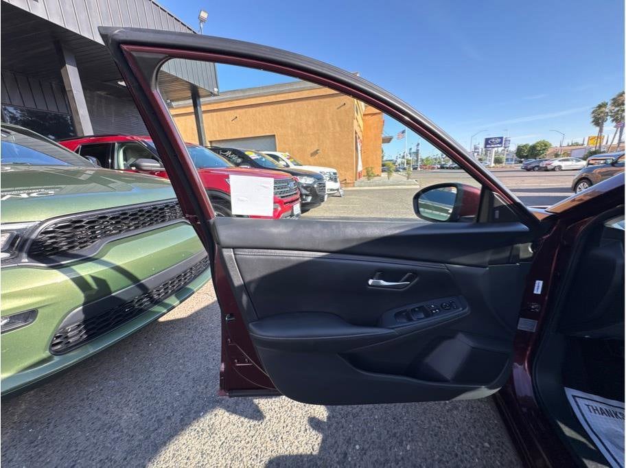 2025 Nissan Sentra SV - Photo 18