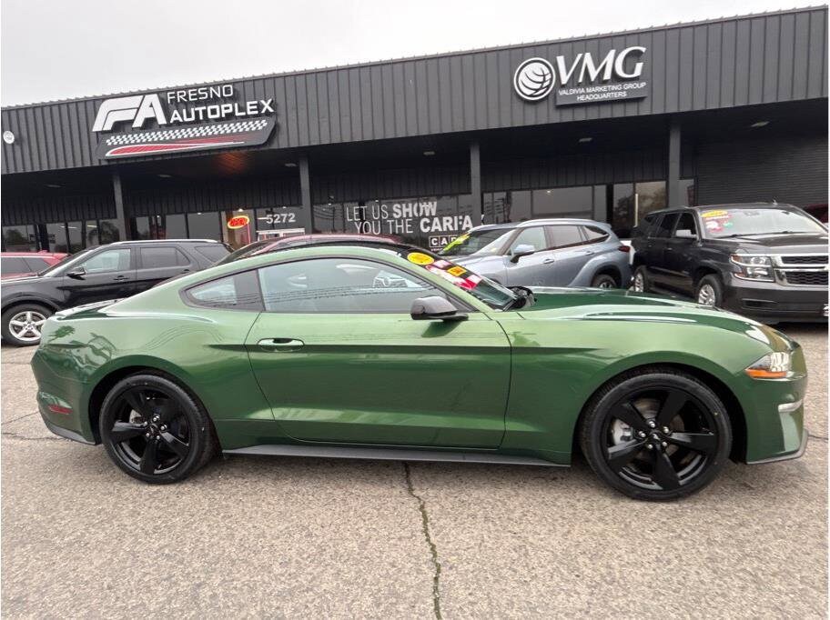 2023 Ford Mustang photo 3