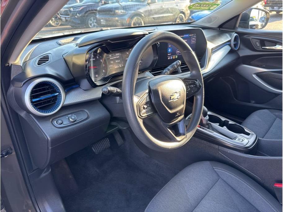 2024 Chevrolet Trax LS - Photo 17