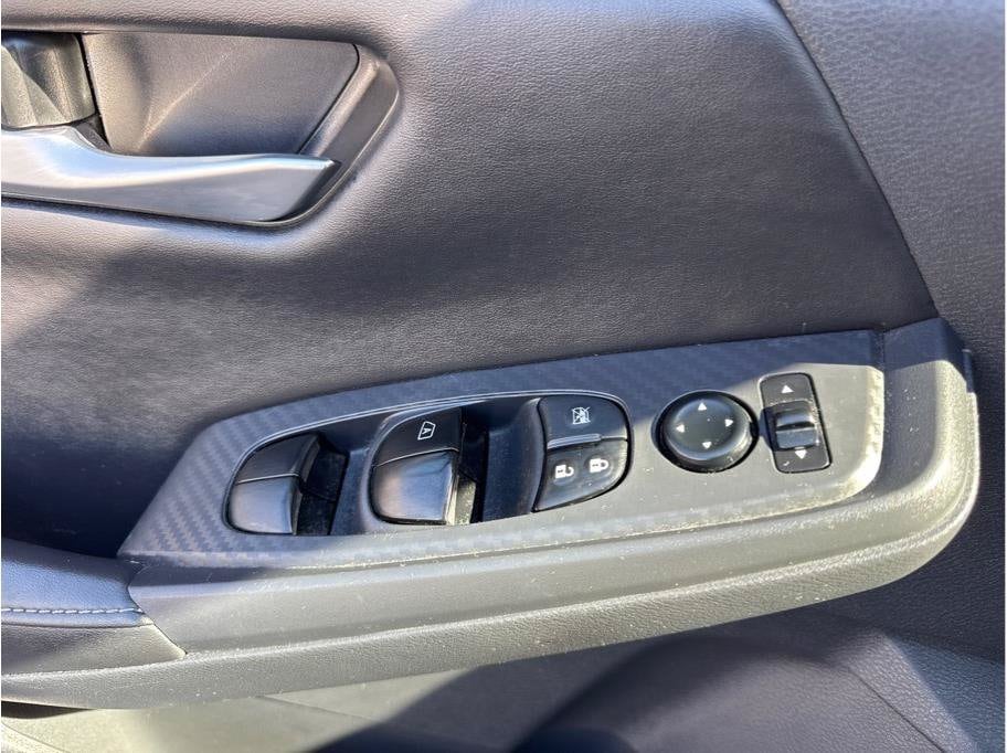 2025 Nissan Sentra SV - Photo 30