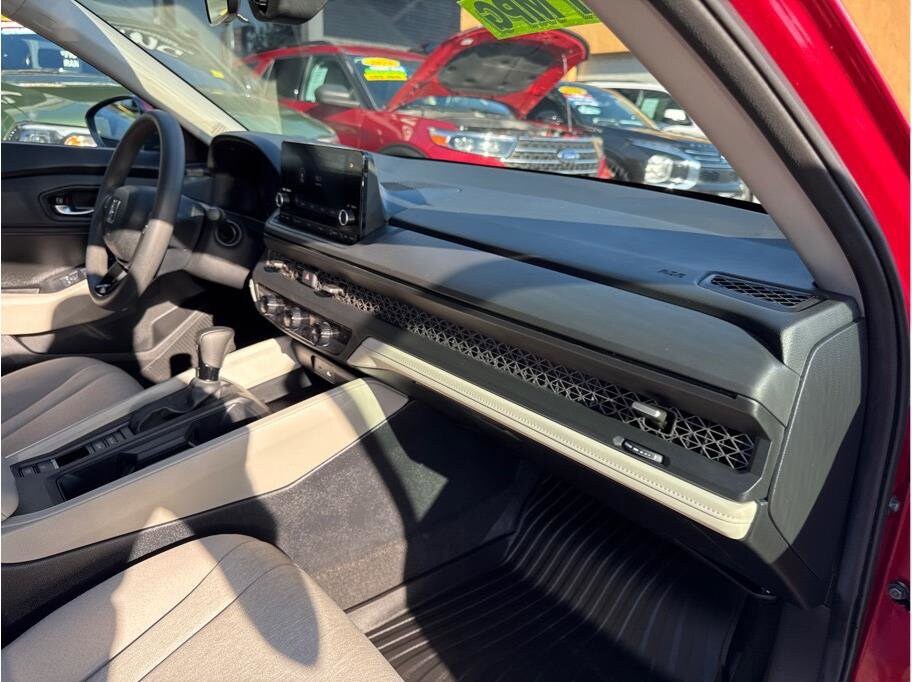 2024 Honda Accord EX - Photo 10