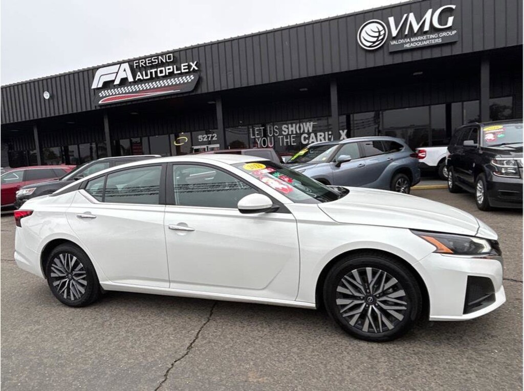 Used 2023 Nissan Altima 2.5 SV Sedan