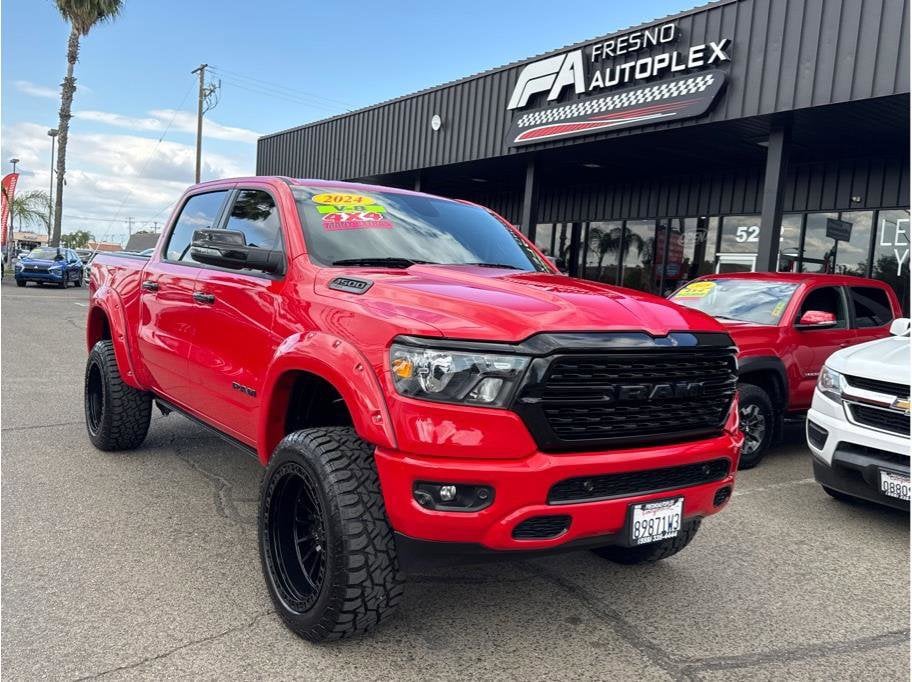 2024 RAM 1500 Big Horn/Lone Star 4x4 Crew Cab 5'7's photo
