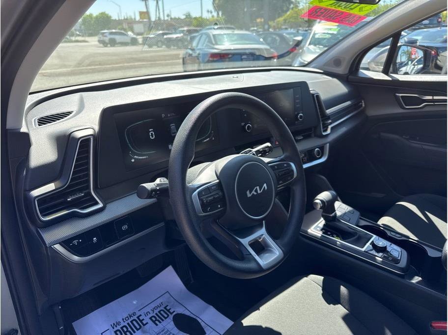 2025 Kia Sportage LX - Photo 20