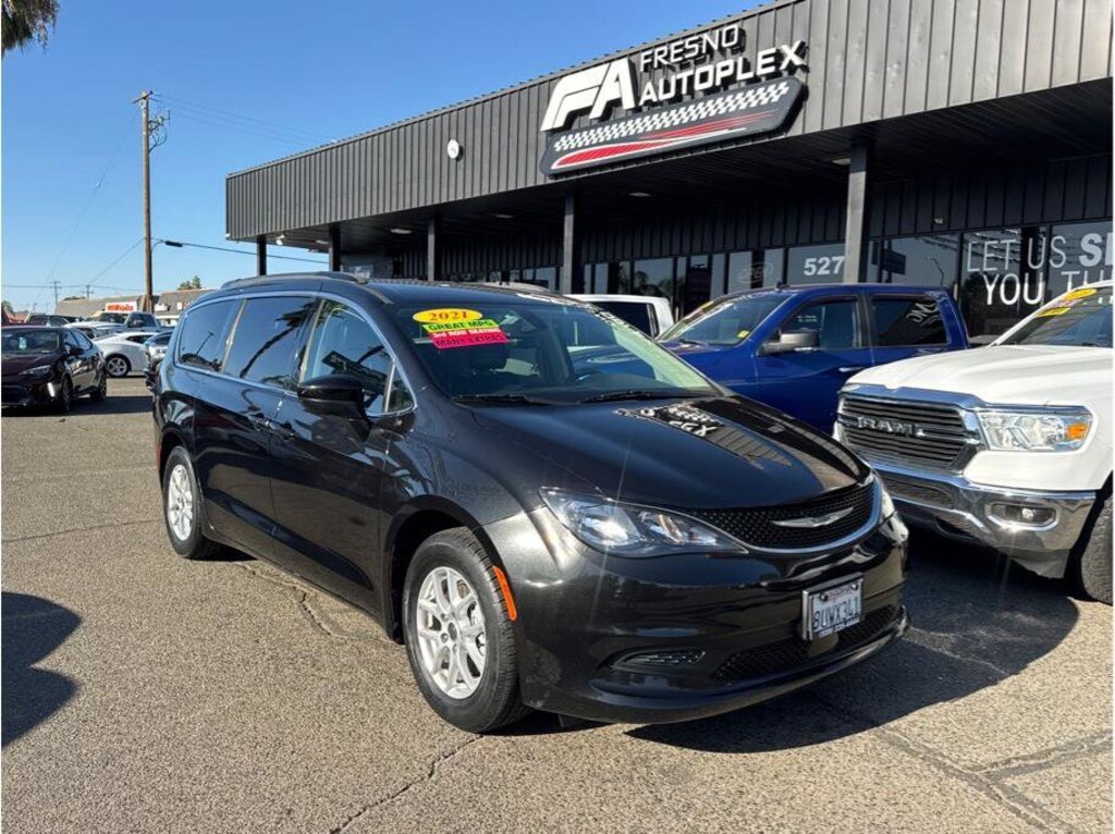 Used 2021 Chrysler Voyager LXI Van Passenger Van