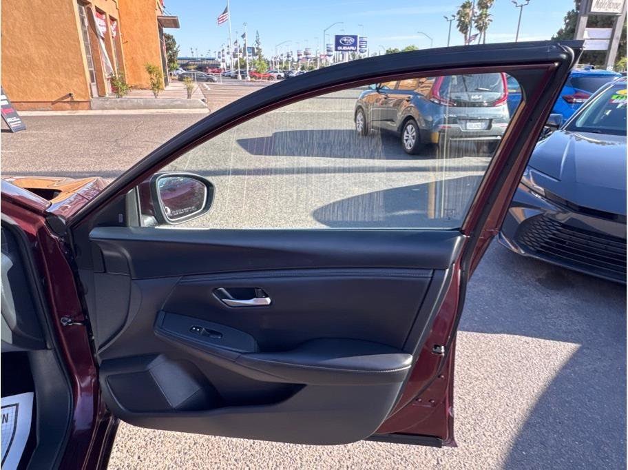 2025 Nissan Sentra SV - Photo 8