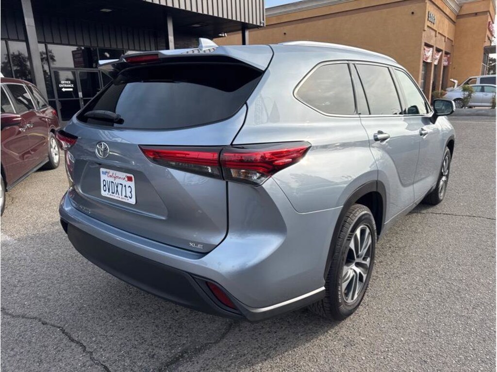 Used 2021 Toyota Highlander XLE SUV