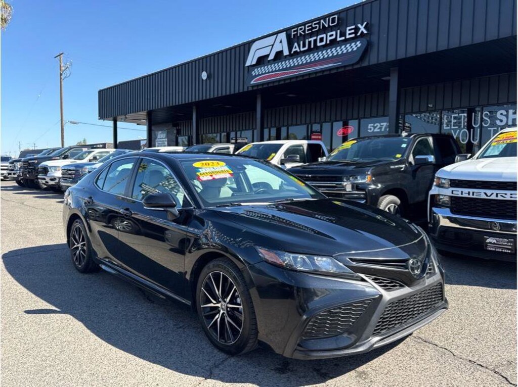 Used 2023 Toyota Camry SE Sedan