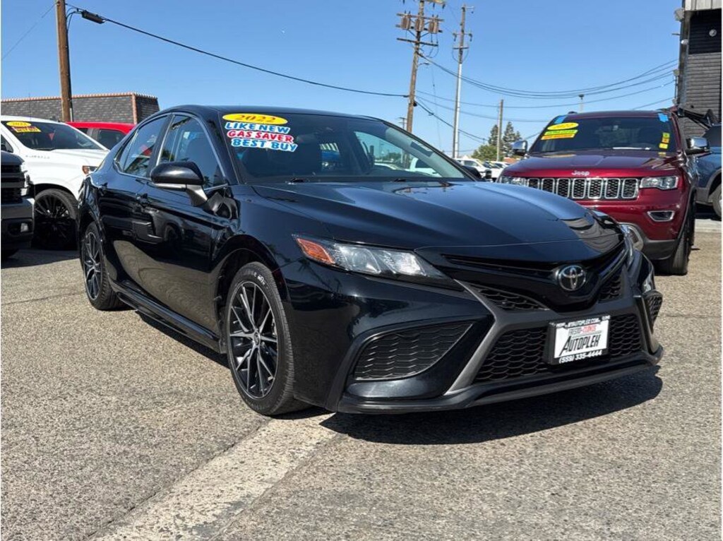 Used 2022 Toyota Camry SE Sedan