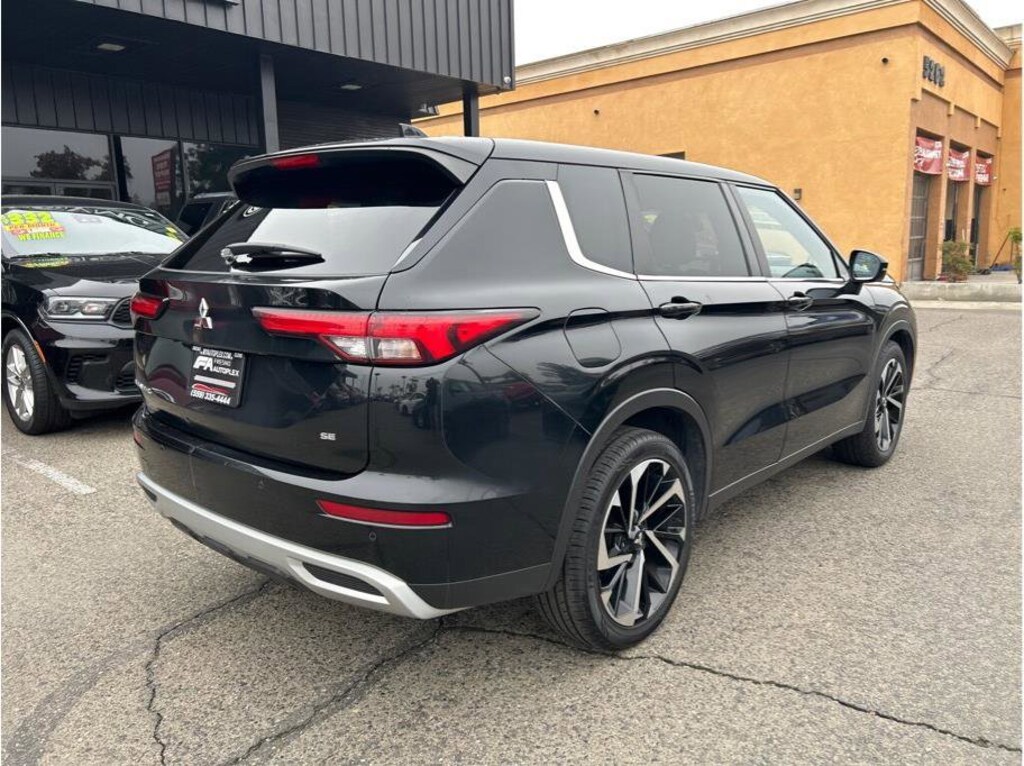 Used 2024 Mitsubishi Outlander SE SUV
