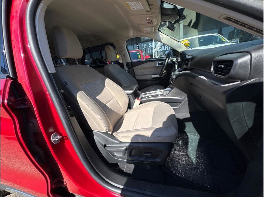 2023 Ford Explorer XLT - Photo 10