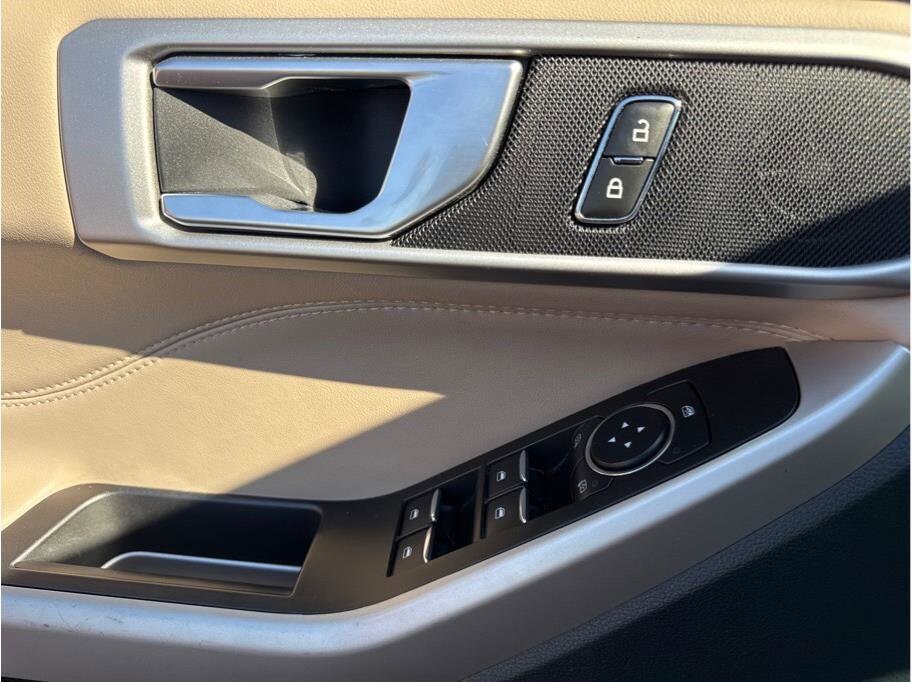 2023 Ford Explorer XLT - Photo 30