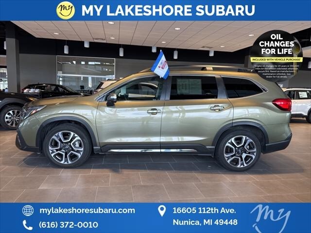 2023 Subaru Ascent Touring photo 4