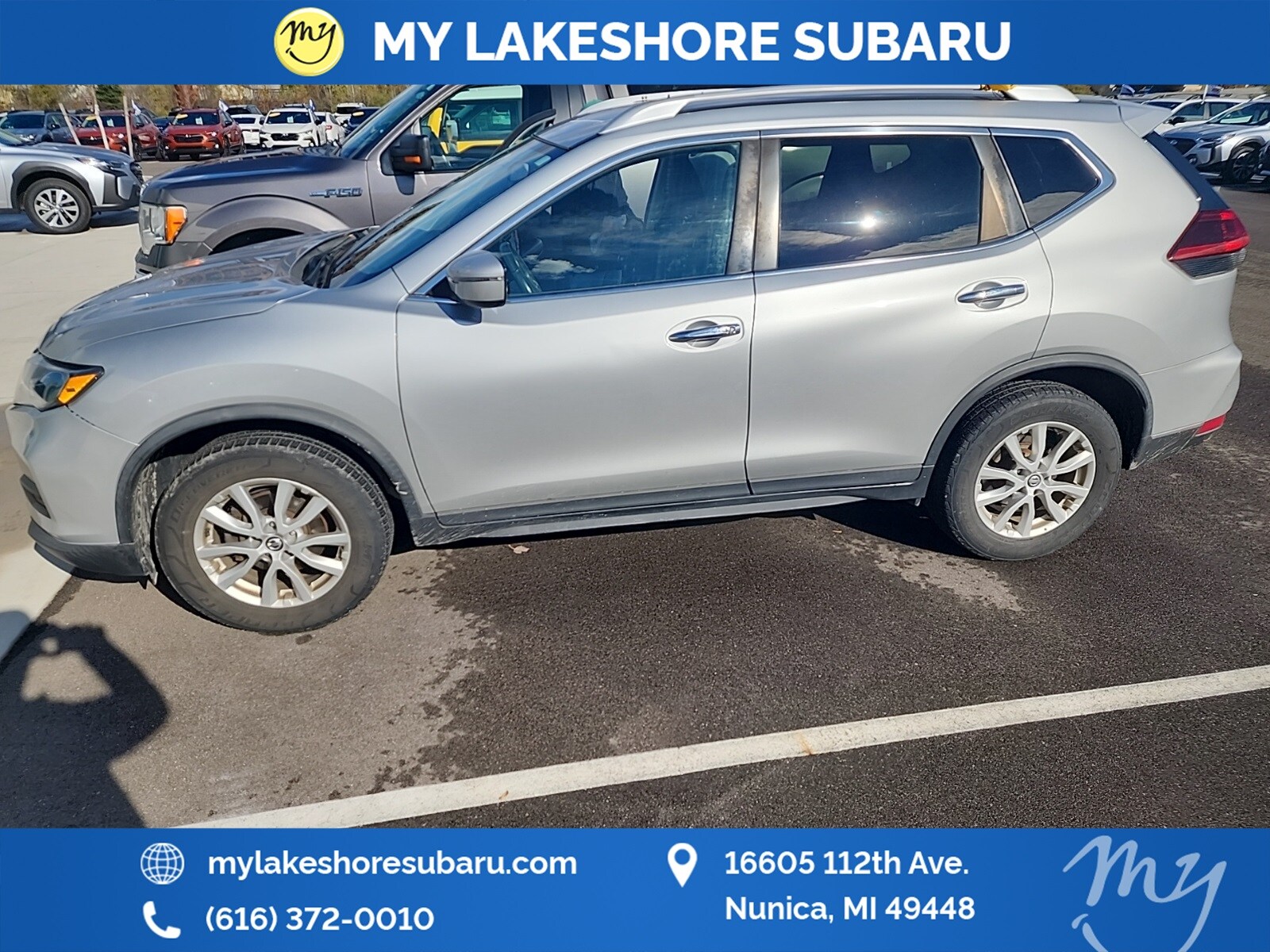 2018 Nissan Rogue SV photo 4