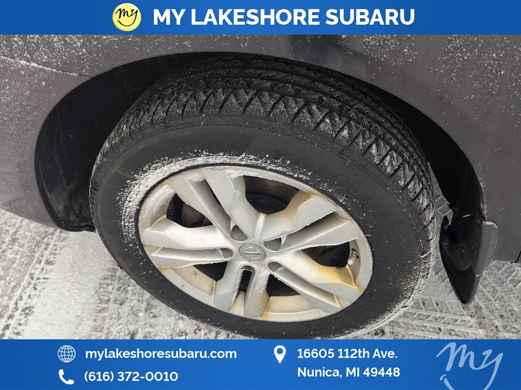 2013 Nissan Rogue SV photo 3