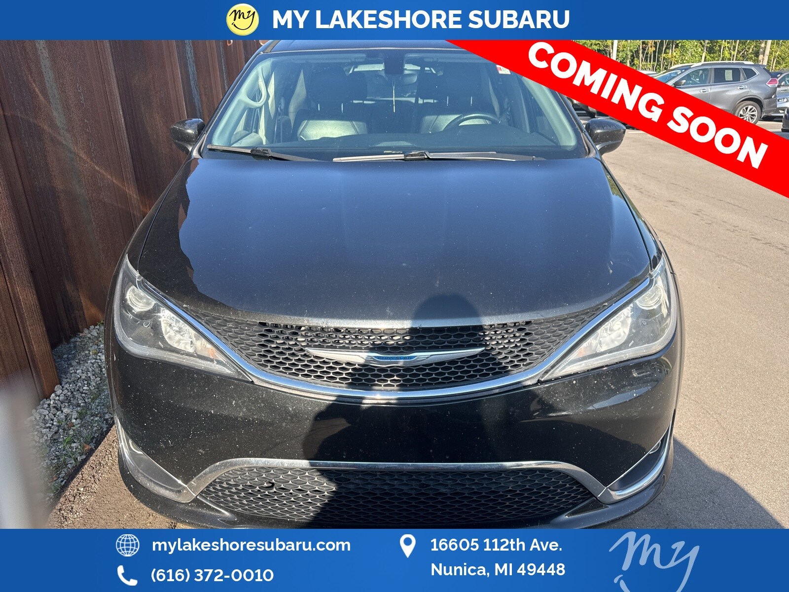 2017 Chrysler Pacifica Touring L photo 2