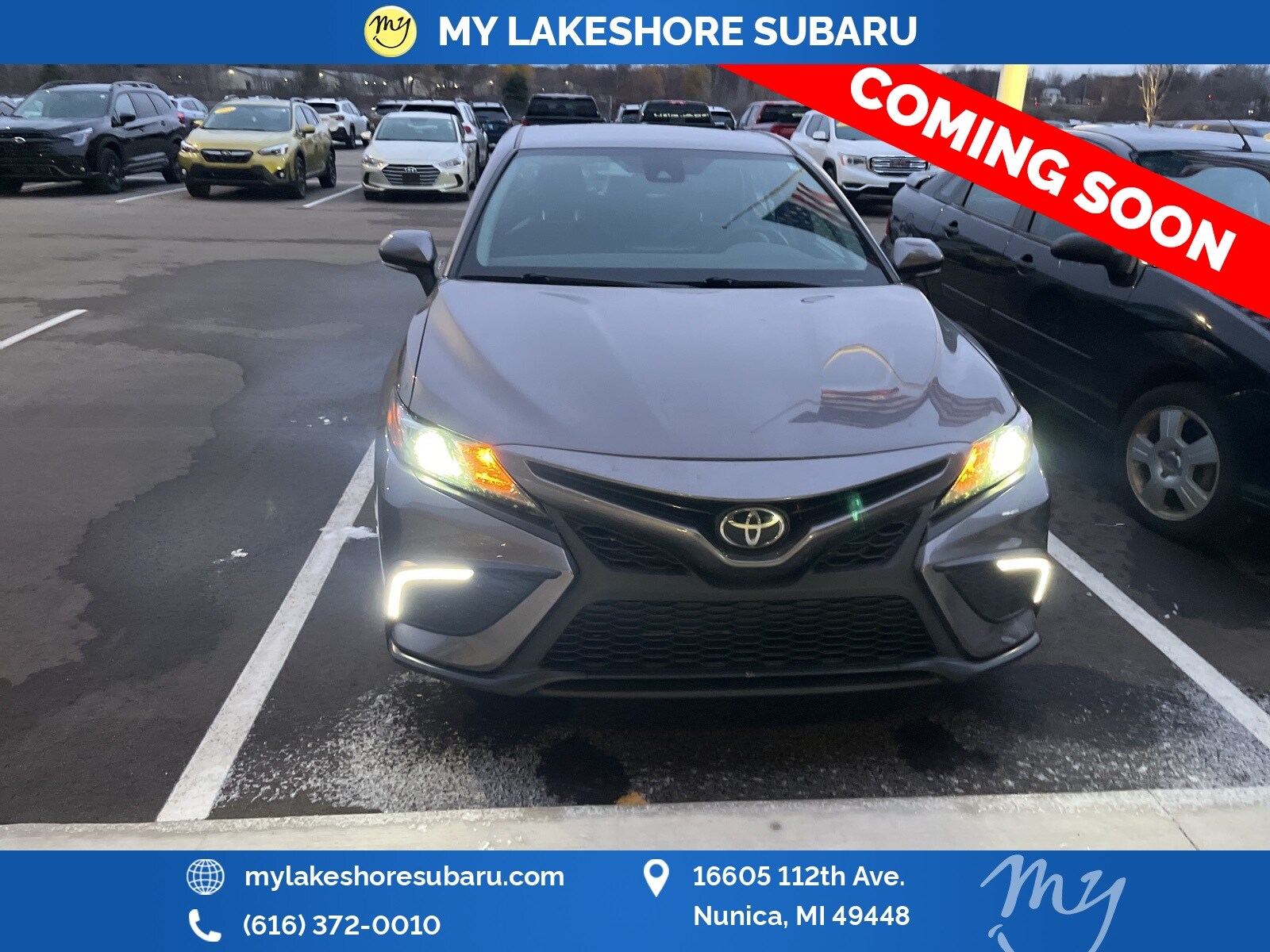 2022 Toyota Camry SE photo 2