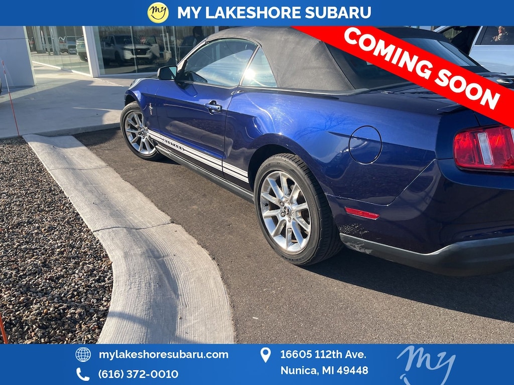 2010 Ford Mustang Convertible photo 4