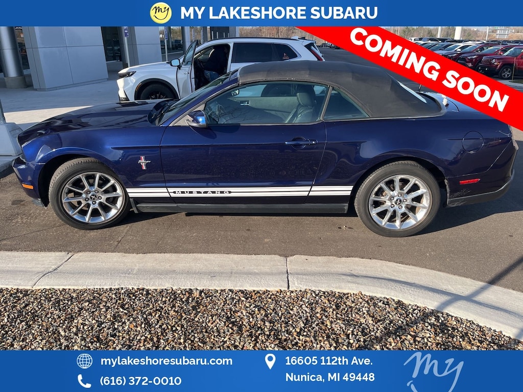 2010 Ford Mustang Convertible photo 3