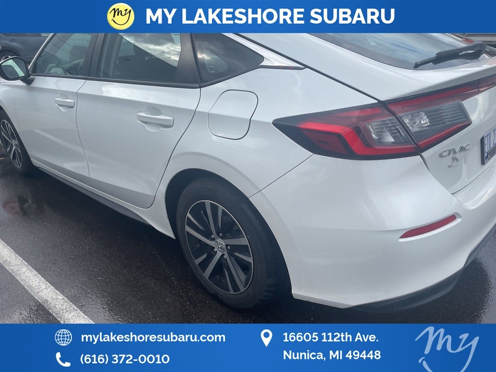 2023 Honda Civic LX Hatchback photo 4