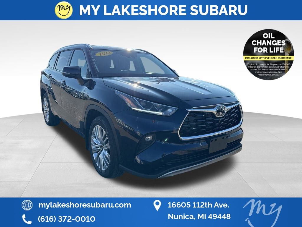 2024 Toyota Highlander Platinum's photo