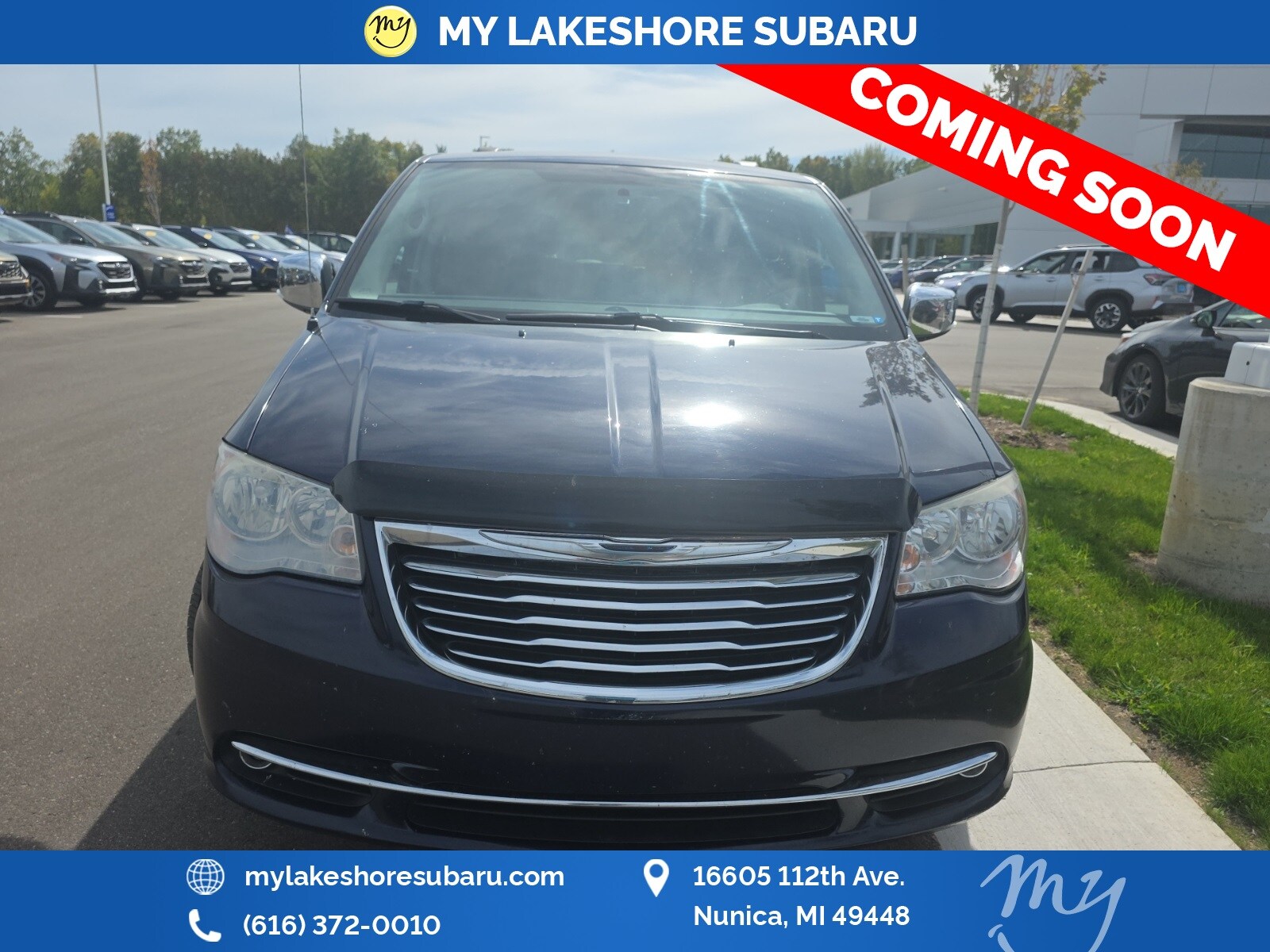 2013 Chrysler Town & Country photo 2