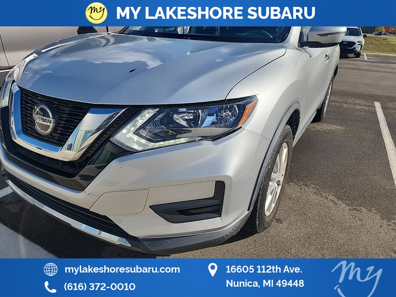 2018 Nissan Rogue SV photo 3