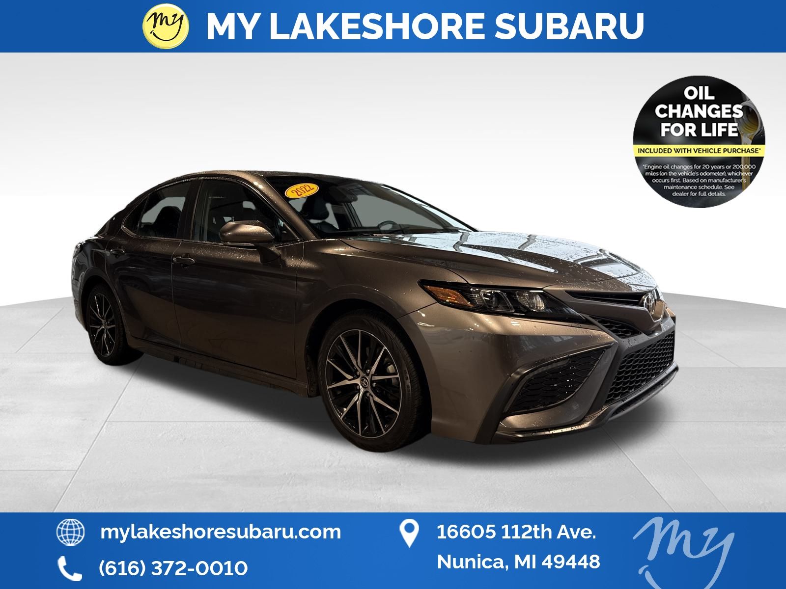 2022 Toyota Camry SE's photo