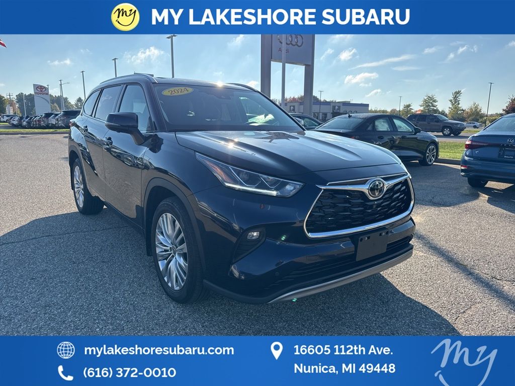 2024 Toyota Highlander Platinum's photo