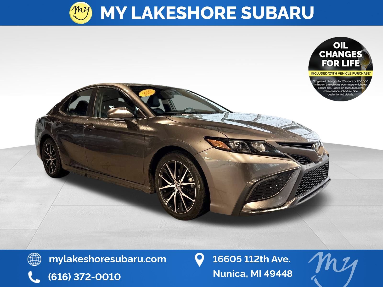 2022 Toyota Camry SE's photo