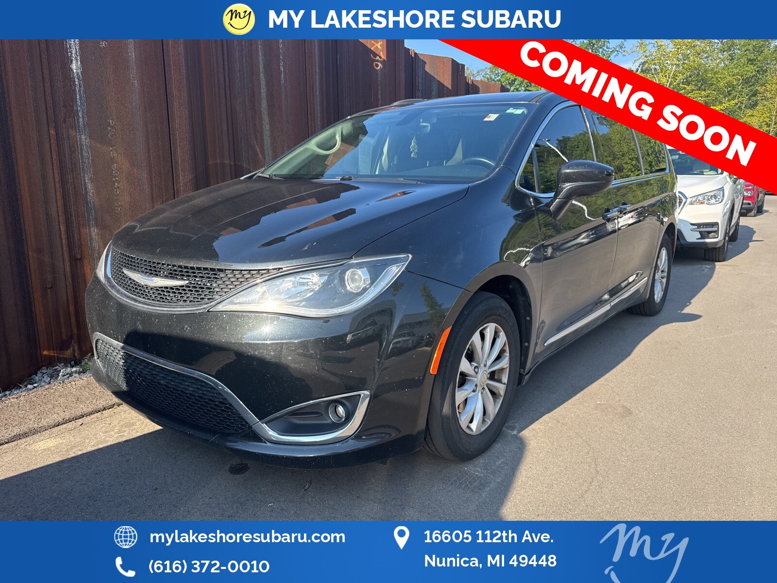 2017 Chrysler Pacifica Touring L photo 3
