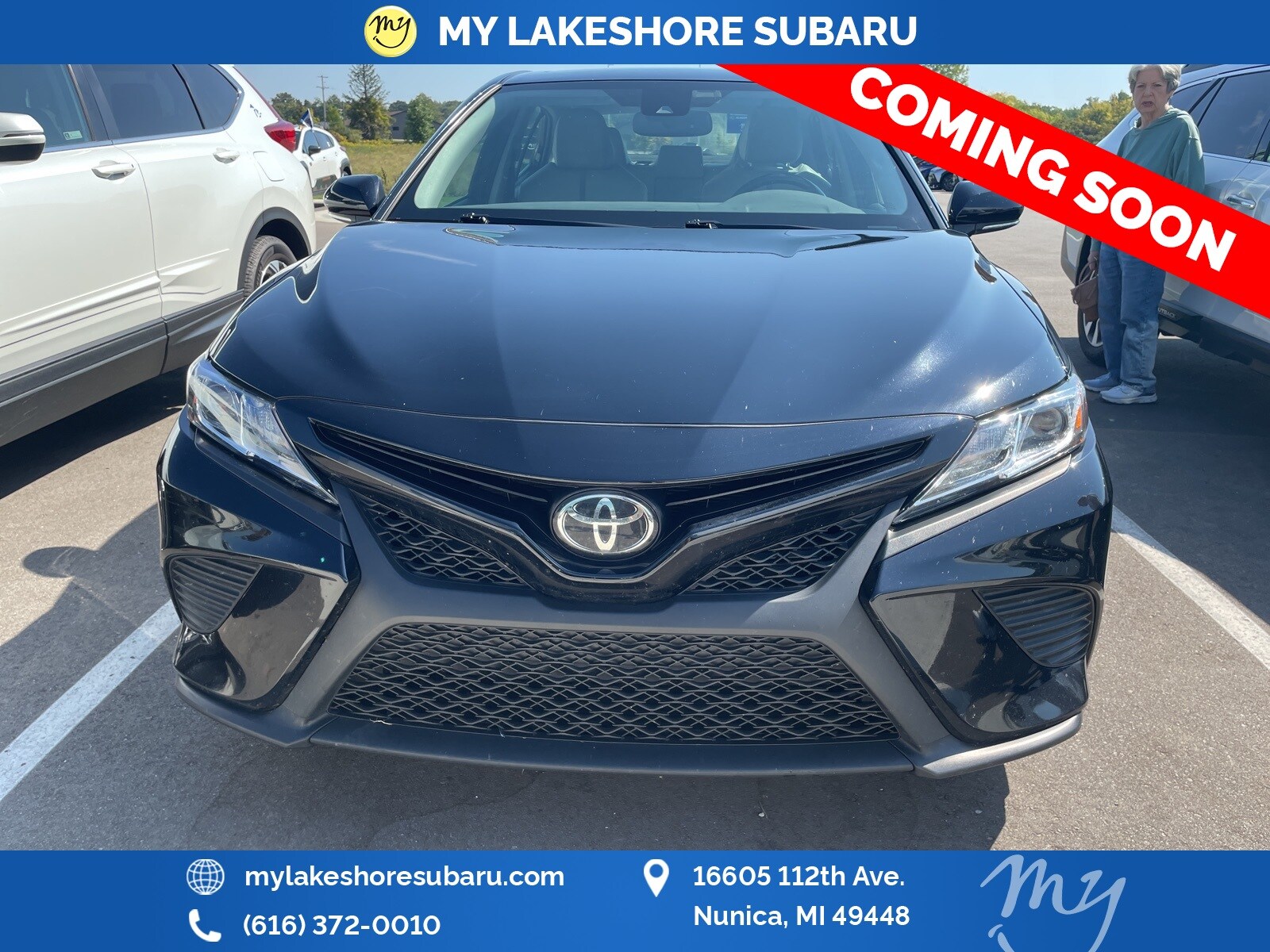 2020 Toyota Camry SE photo 2