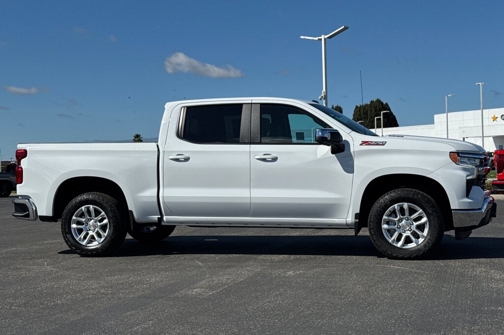 New 2026 Chevrolet Silverado 1500 LT w/1LT Truck Crew Cab