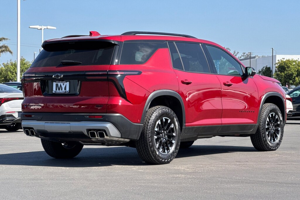 New 2025 Chevrolet Traverse Z71 SUV