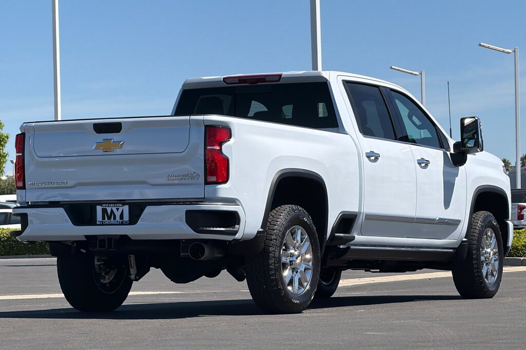 New 2026 Chevrolet Silverado 2500 HD High Country Truck Crew Cab