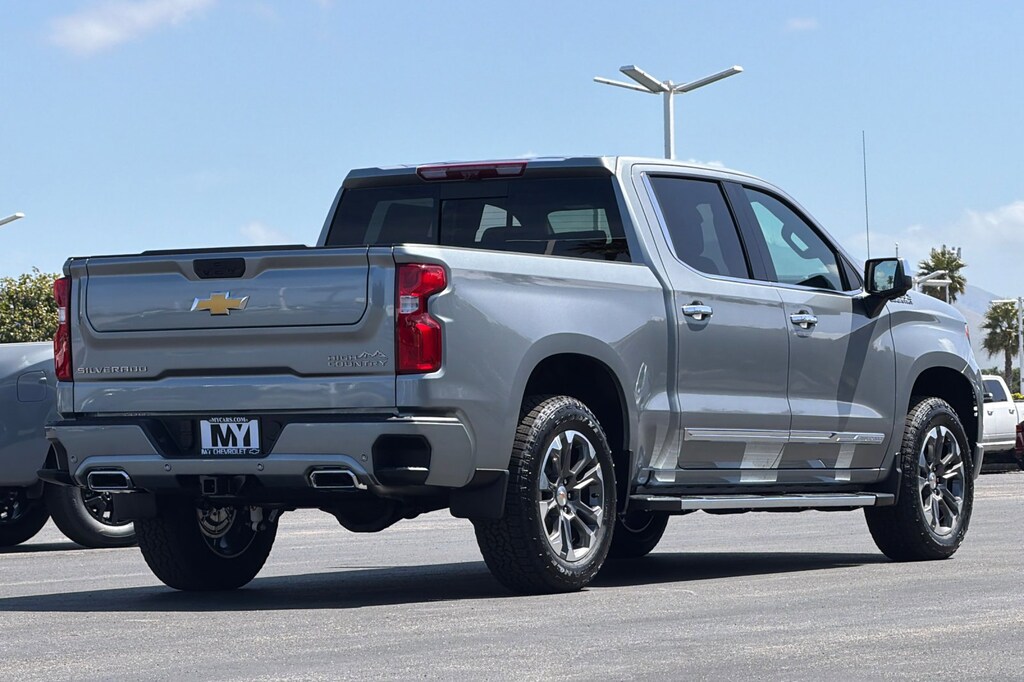 New 2026 Chevrolet Silverado 1500 High Country Truck Crew Cab