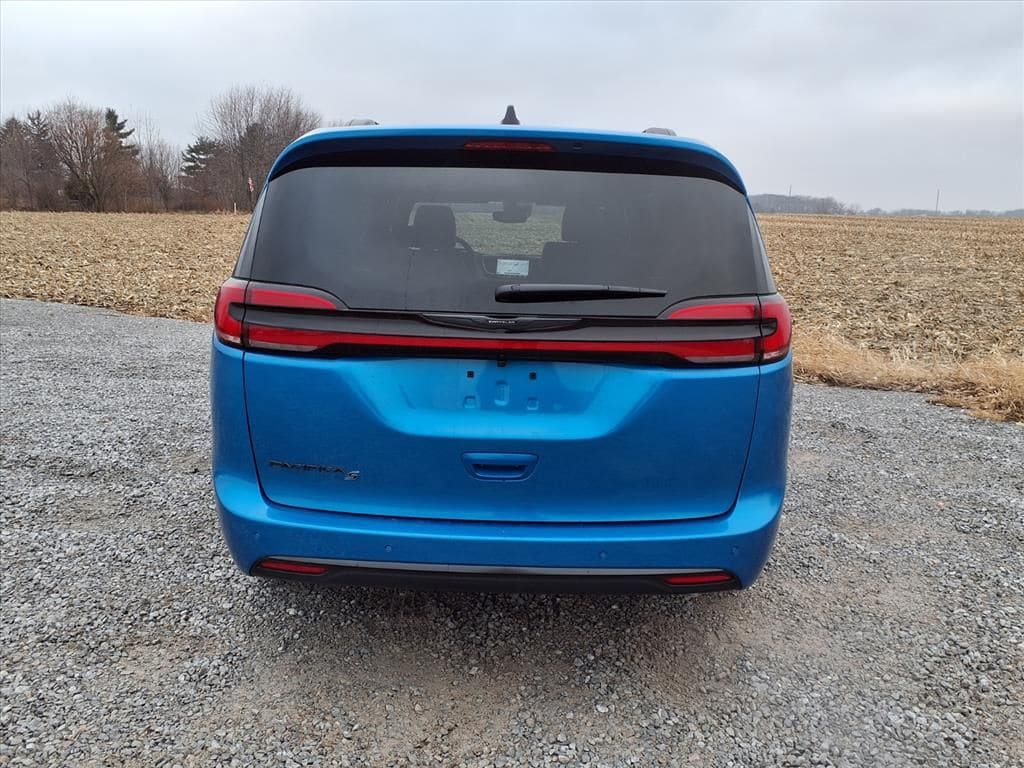 2026 Chrysler Pacifica Select - Photo 28