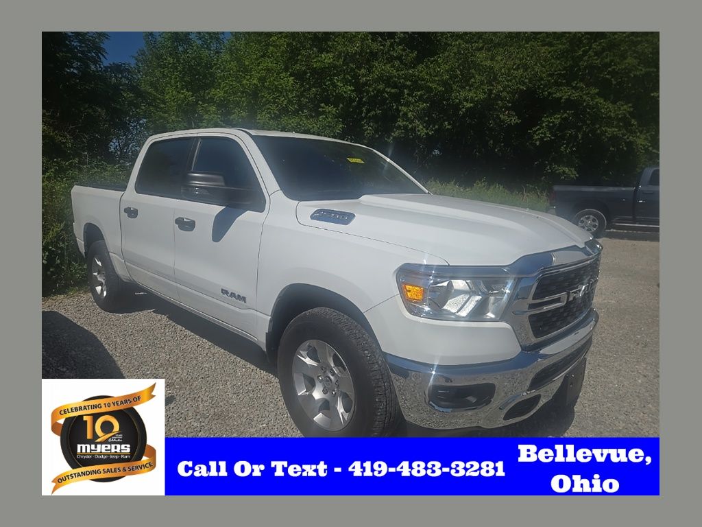 2024 RAM 1500 Big Horn/Lone Star 4x4 Crew Cab 5'7's photo