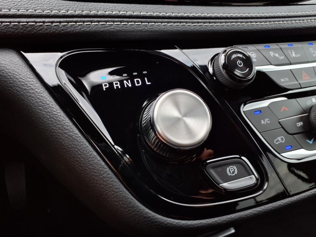2025 Chrysler Pacifica Select - Photo 15