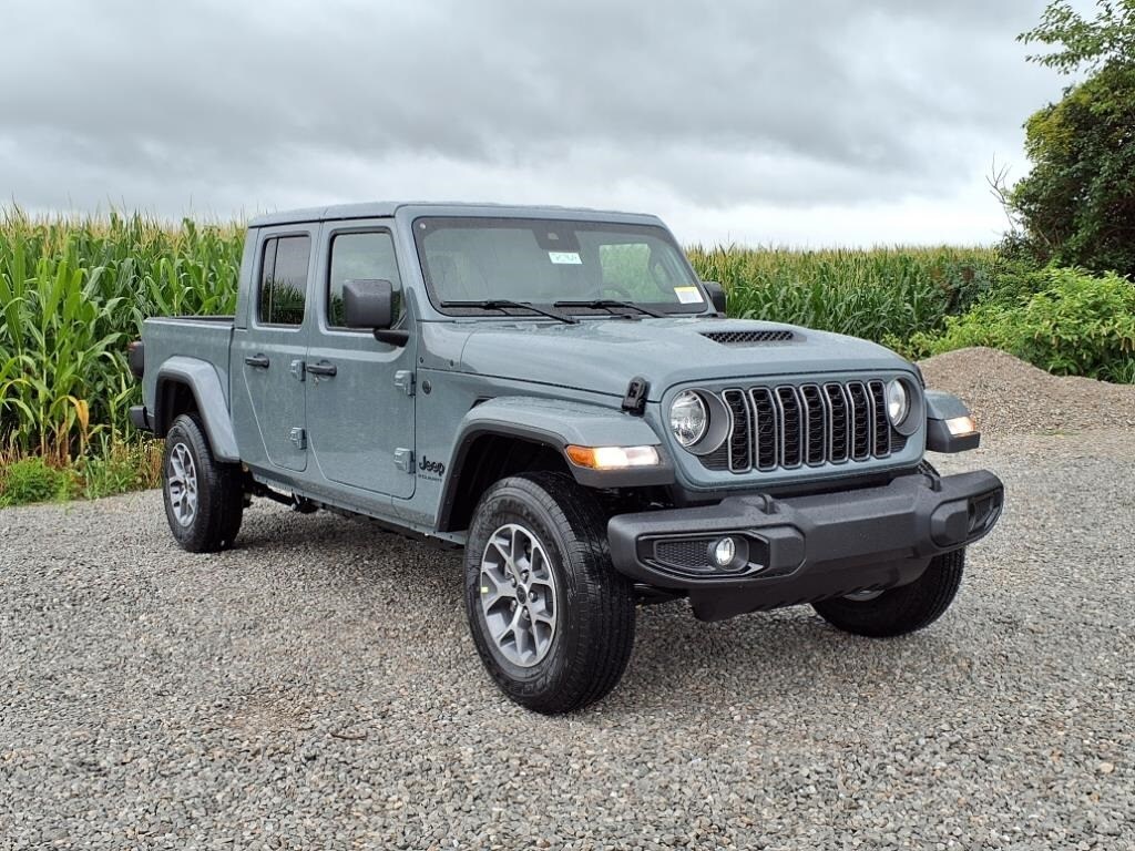 2025 Jeep Gladiator Sport S photo 2
