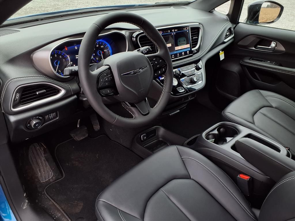 2026 Chrysler Pacifica Select - Photo 5