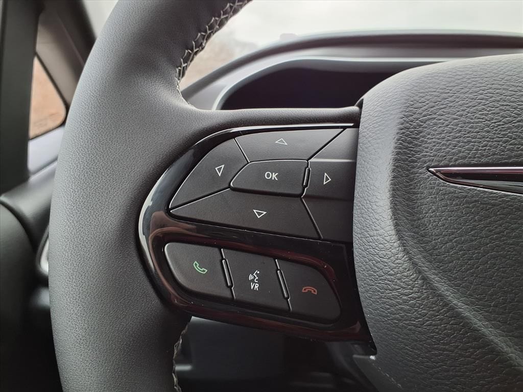 2026 Chrysler Pacifica Select - Photo 16