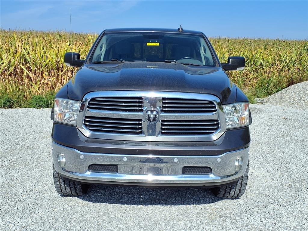 2017 Ram 1500 SLT photo 2